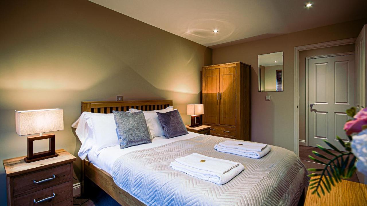 Superb City Center 1 Or 2 Bedroom Apts King Bed 南安普敦 外观 照片