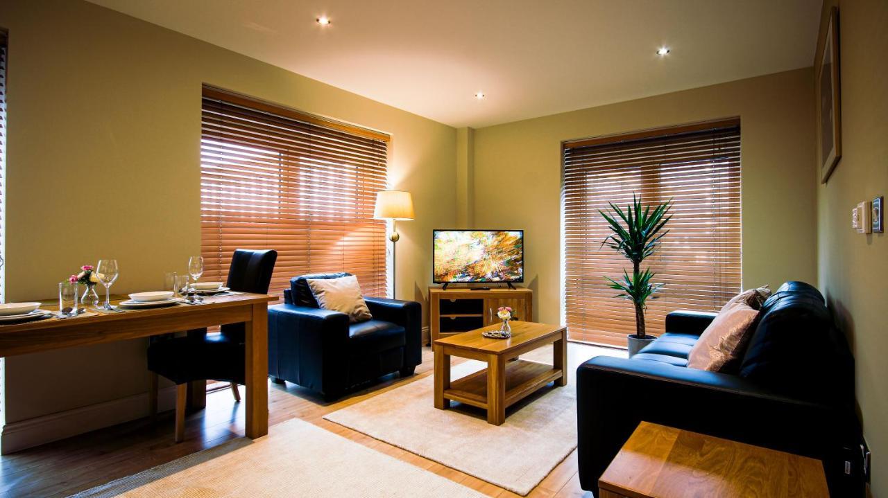 Superb City Center 1 Or 2 Bedroom Apts King Bed 南安普敦 外观 照片