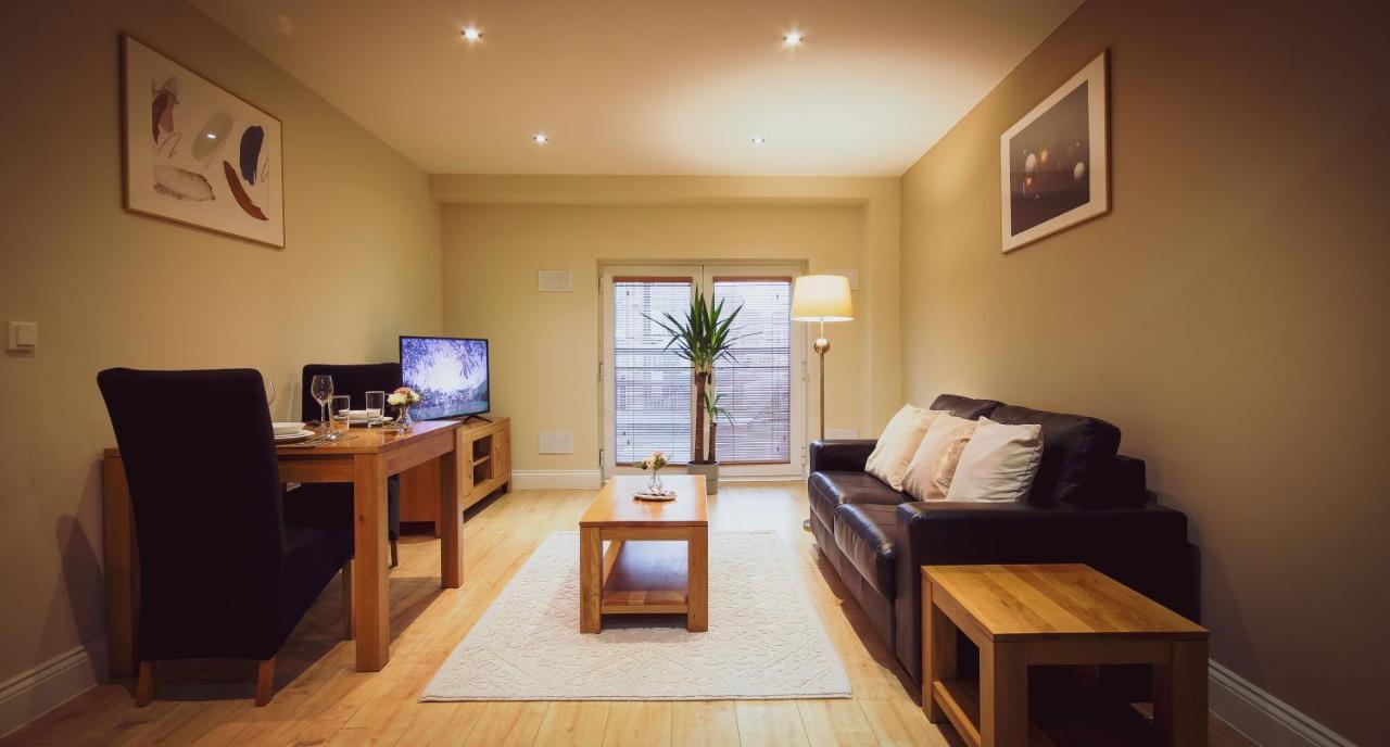 Superb City Center 1 Or 2 Bedroom Apts King Bed 南安普敦 外观 照片