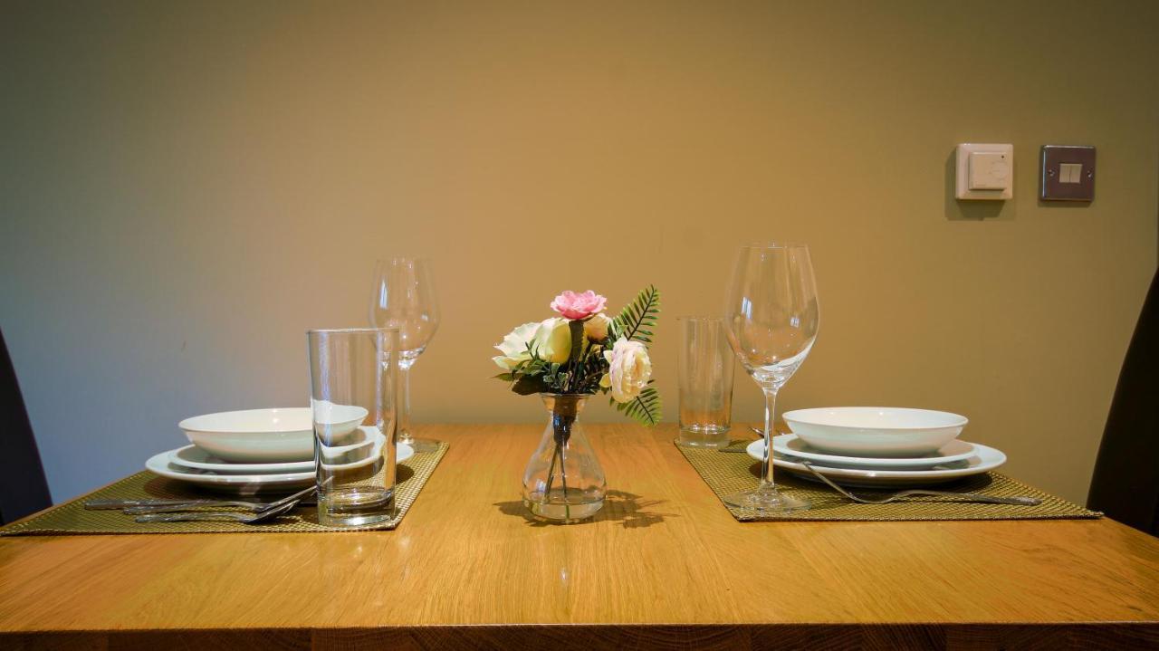 Superb City Center 1 Or 2 Bedroom Apts King Bed 南安普敦 外观 照片