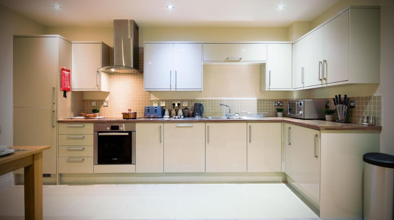 Superb City Center 1 Or 2 Bedroom Apts King Bed 南安普敦 外观 照片